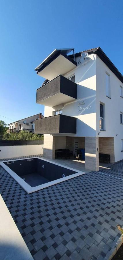 Vila Slavica Vir Exterior foto