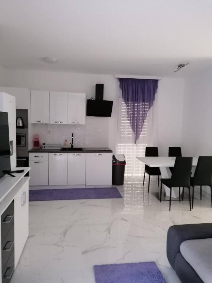Vila Slavica Vir Exterior foto