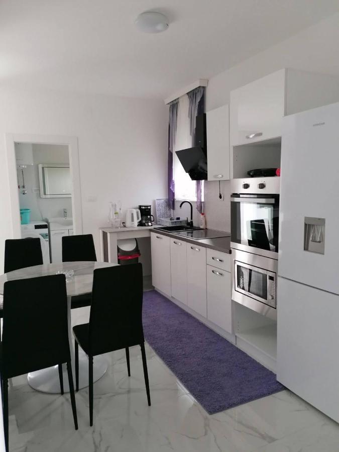 Vila Slavica Vir Exterior foto